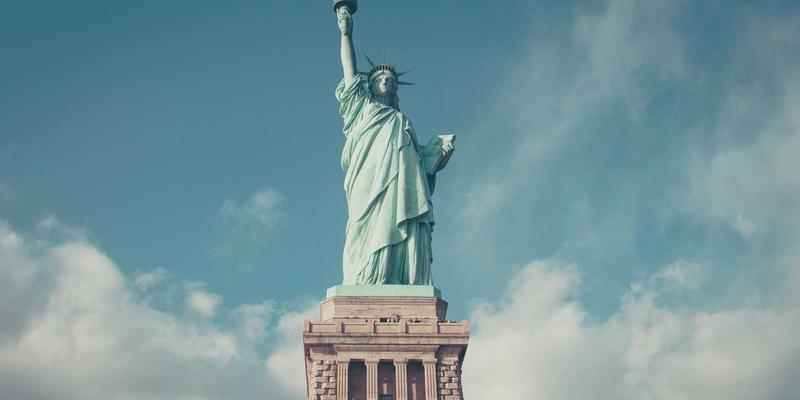 华晨风机与变频器匹配运行：揭秘工业风机节能效益的计算方法与实际价值